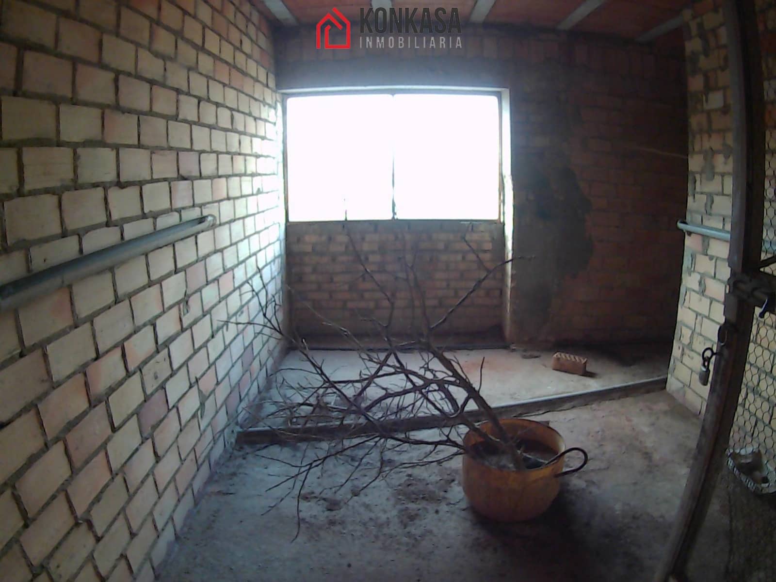 6 bedroom Townhouse for sale in Arcos de la Frontera with garage - € 114,000 (Ref: 9446801)