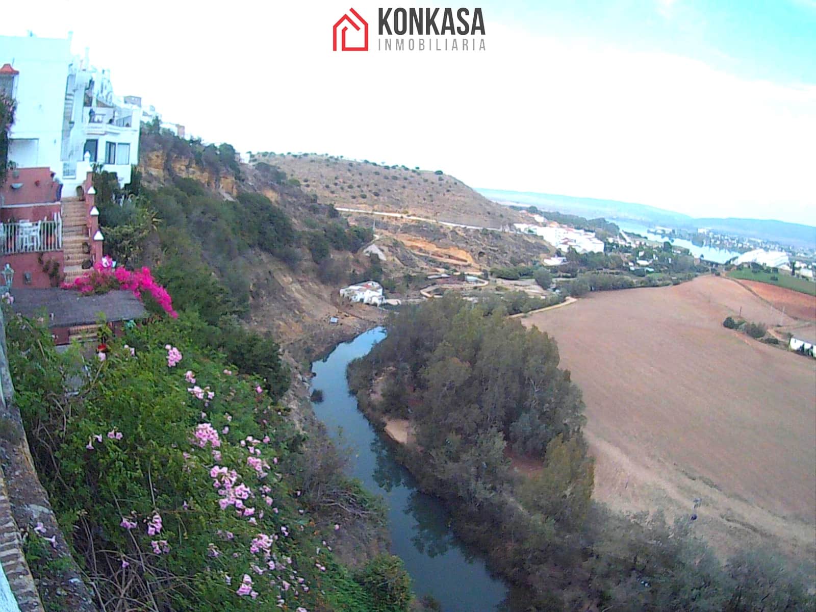 6 bedroom Townhouse for sale in Arcos de la Frontera with garage - € 114,000 (Ref: 9446801)