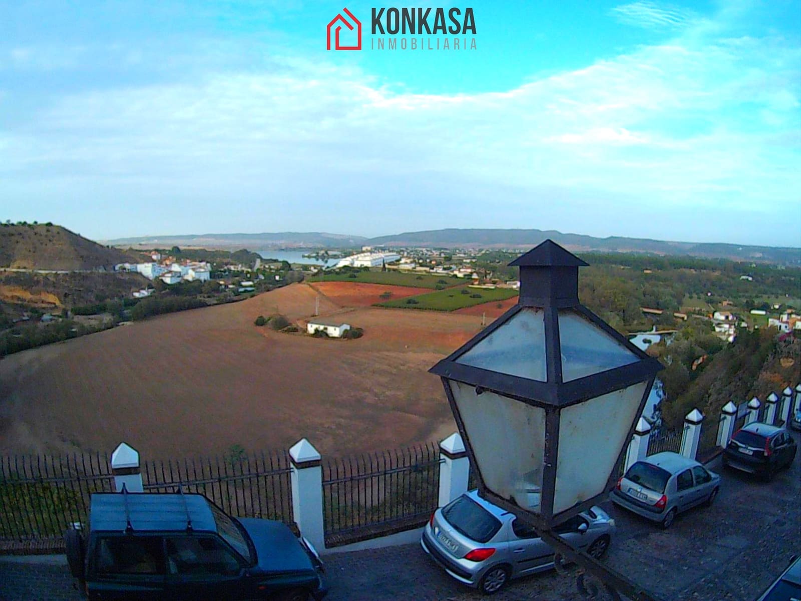 6 bedroom Townhouse for sale in Arcos de la Frontera with garage - € 114,000 (Ref: 9446801)