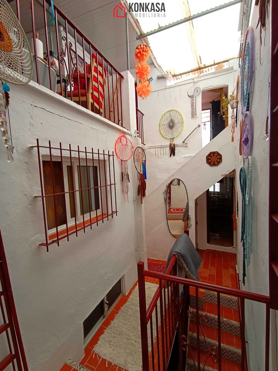 Casa de 6 habitaciones en Arcos de la Frontera en venta - 98.000 € (Ref: 9446803)