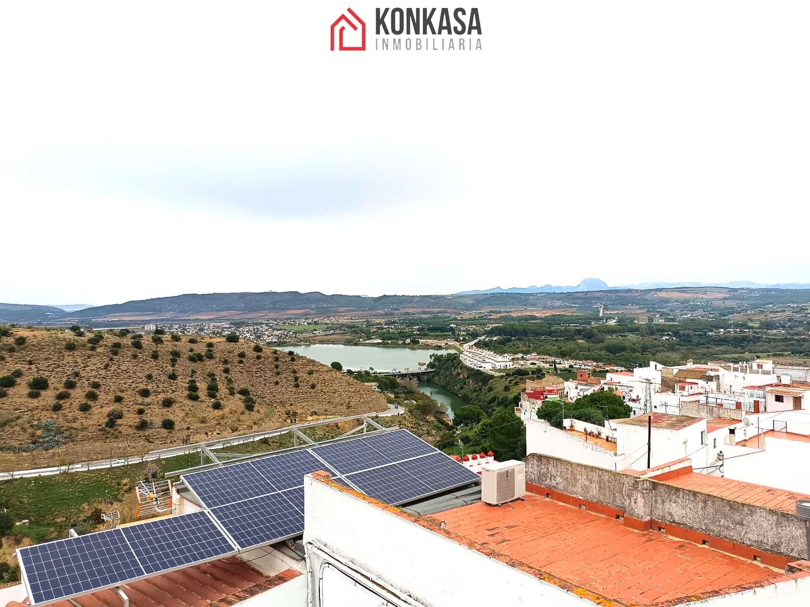 Casa de 6 habitaciones en Arcos de la Frontera en venta - 98.000 € (Ref: 9446803)