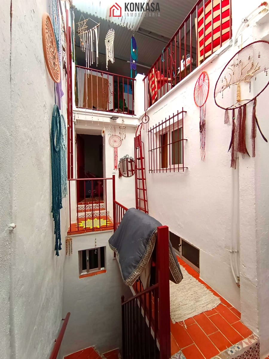Casa de 6 habitaciones en Arcos de la Frontera en venta - 98.000 € (Ref: 9446803)
