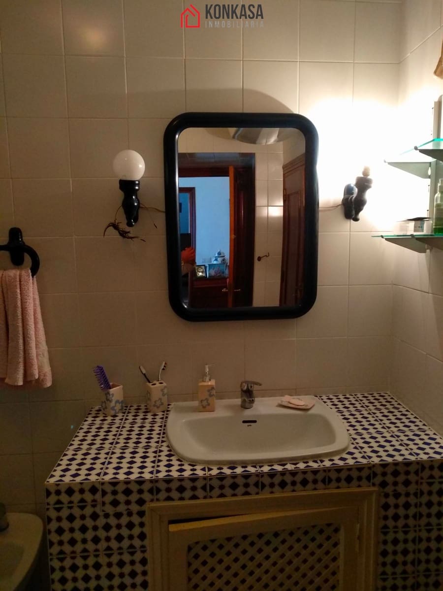 Casa de 18 habitaciones en Arcos de la Frontera en venta con garaje - 240.000 € (Ref: 9446814)