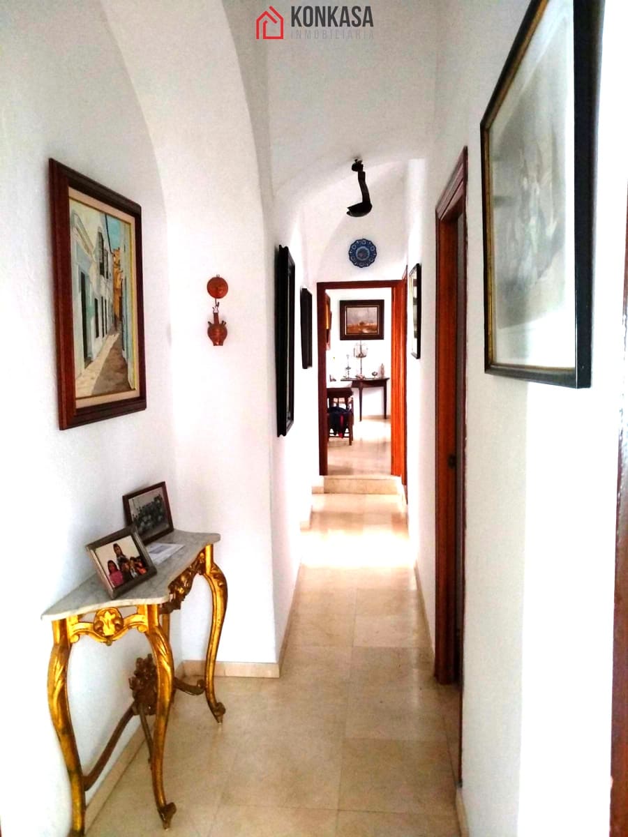 Casa de 18 habitaciones en Arcos de la Frontera en venta con garaje - 240.000 € (Ref: 9446814)