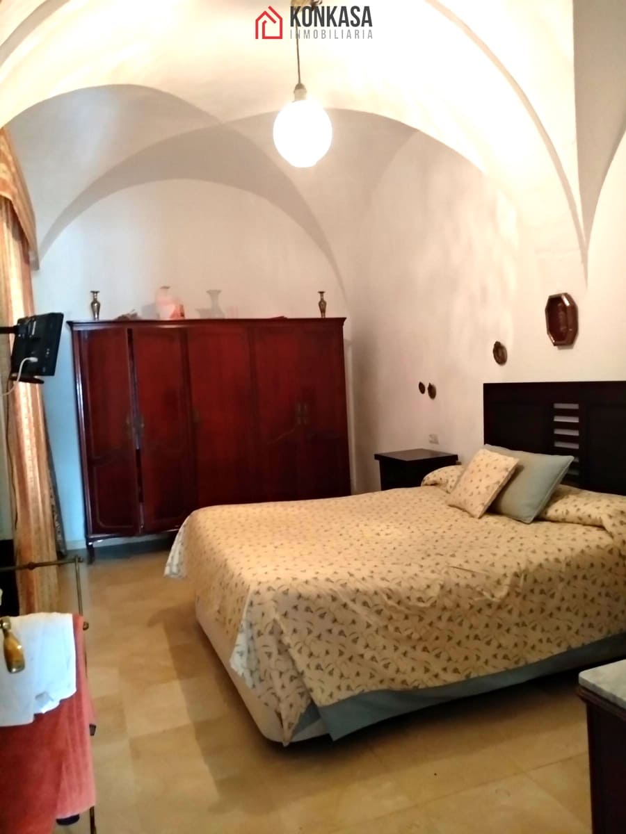 Casa de 18 habitaciones en Arcos de la Frontera en venta con garaje - 240.000 € (Ref: 9446814)