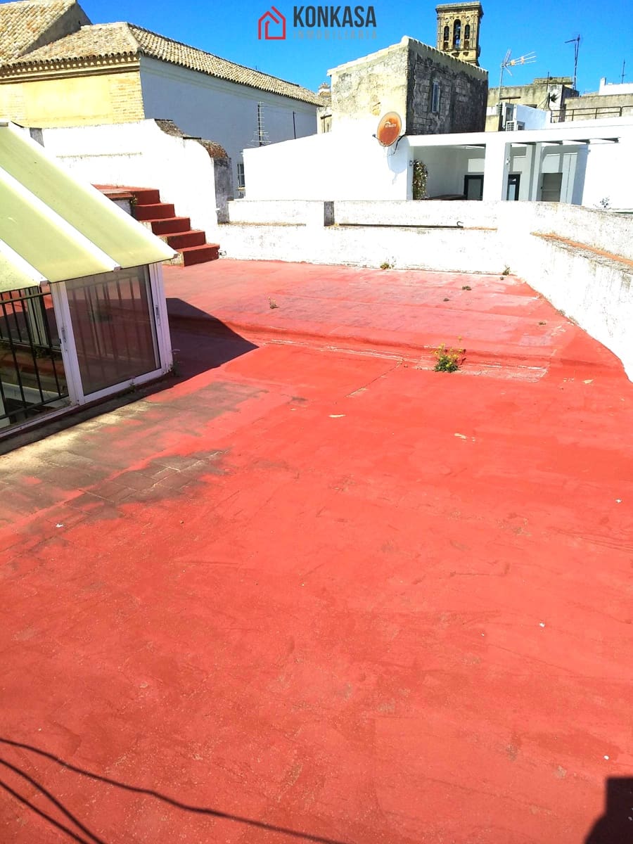 Casa de 18 habitaciones en Arcos de la Frontera en venta con garaje - 240.000 € (Ref: 9446814)