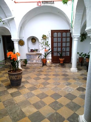 Casa de 18 habitaciones en Arcos de la Frontera en venta con garaje - 240.000 € (Ref: 9446814)