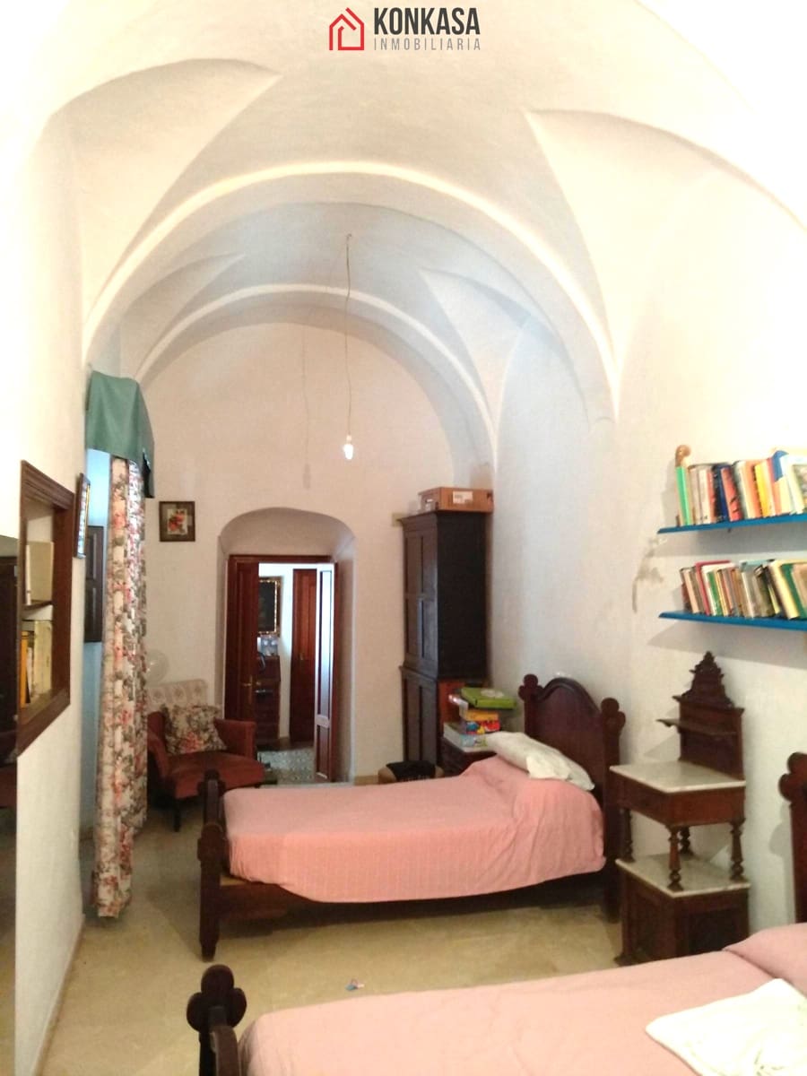 Casa de 18 habitaciones en Arcos de la Frontera en venta con garaje - 240.000 € (Ref: 9446814)