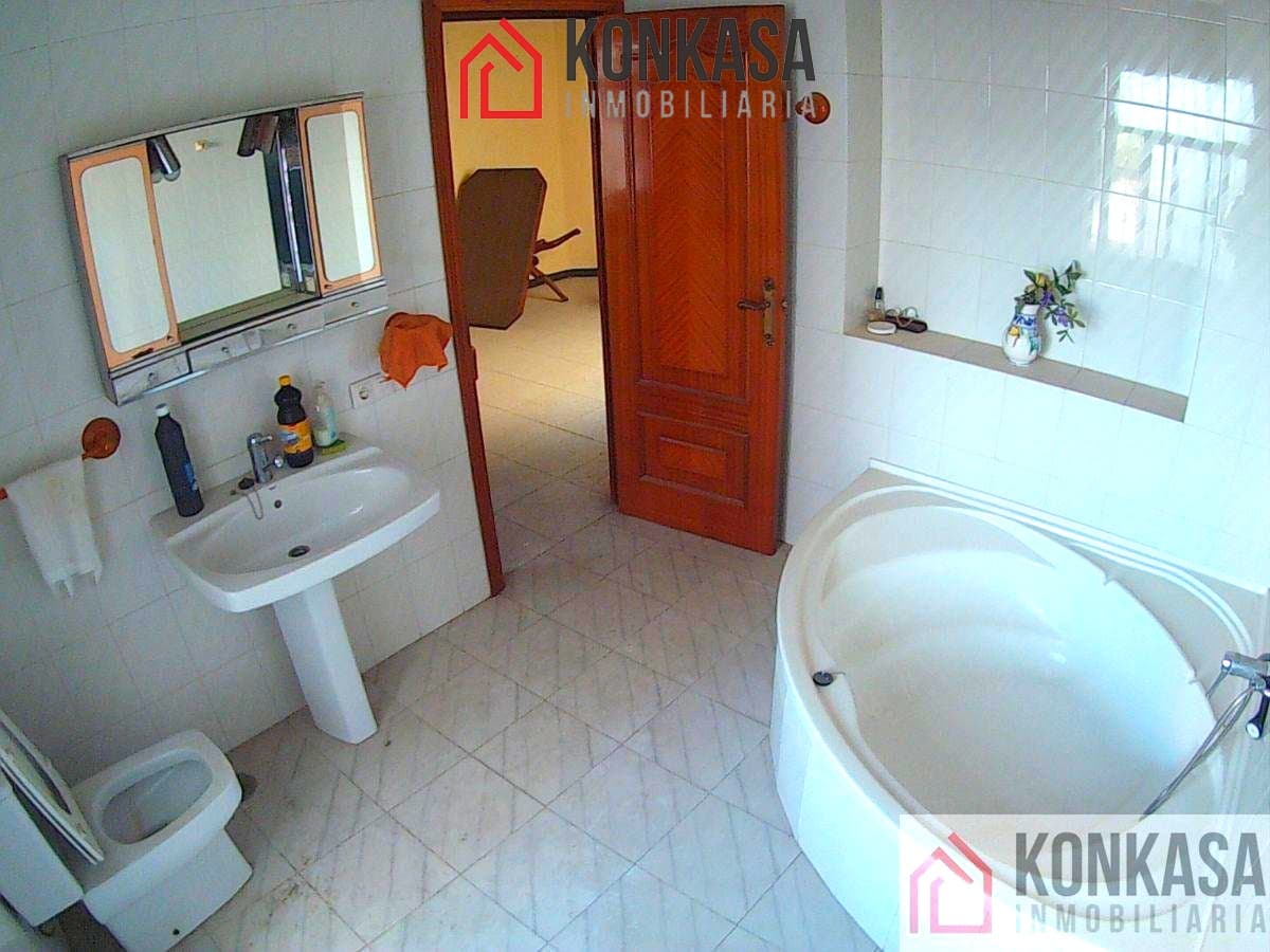 3 bedroom Townhouse for sale in Arcos de la Frontera - € 190,000 (Ref: 9446818)