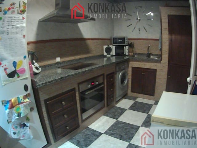 Casa de 3 habitaciones en Arcos de la Frontera en venta - 90.000 € (Ref: 9446820)