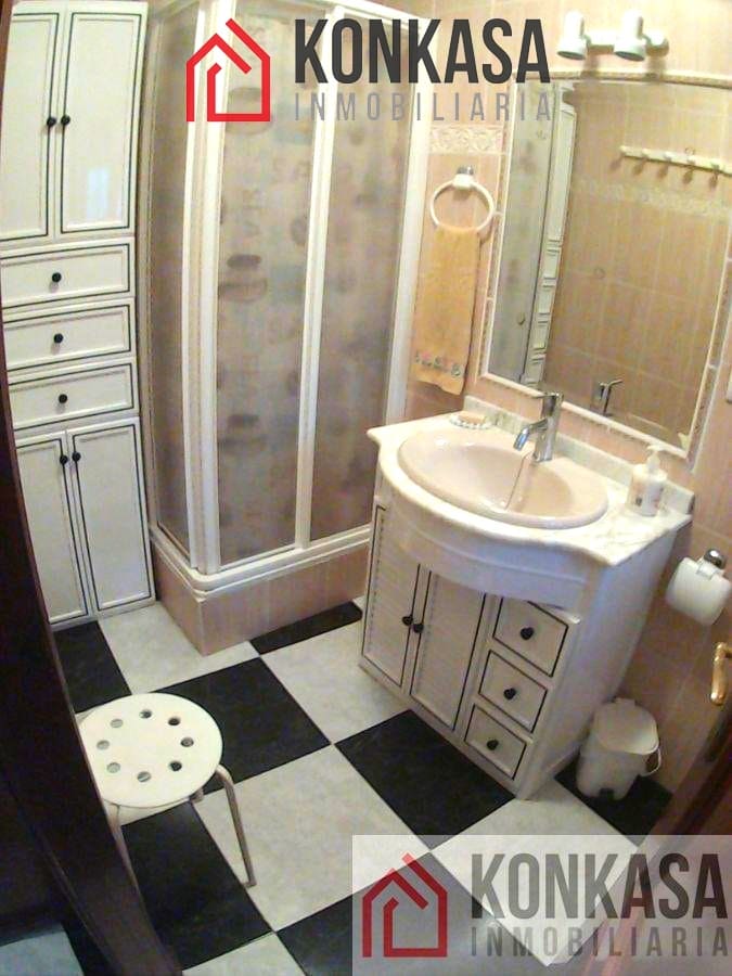 Casa de 3 habitaciones en Arcos de la Frontera en venta - 90.000 € (Ref: 9446820)