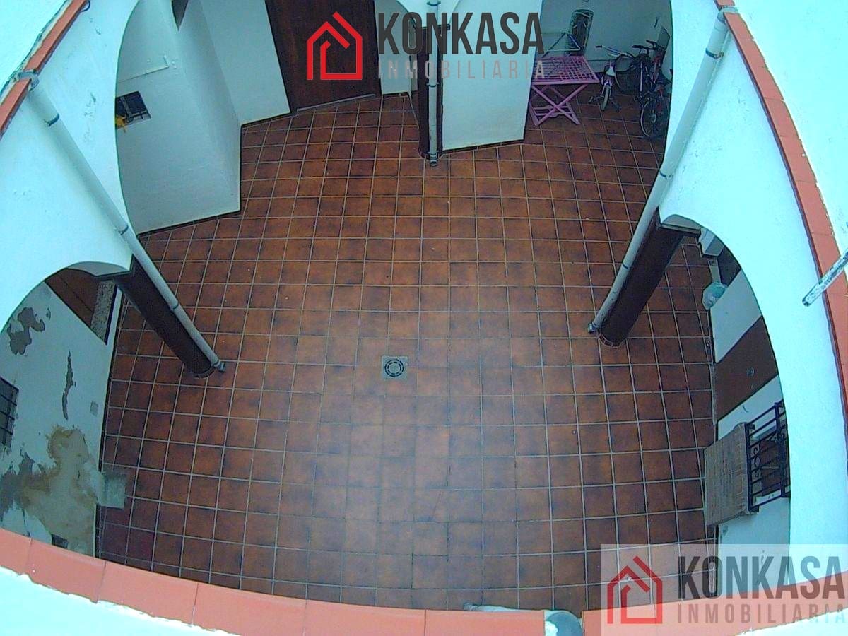 Casa de 3 habitaciones en Arcos de la Frontera en venta - 90.000 € (Ref: 9446820)