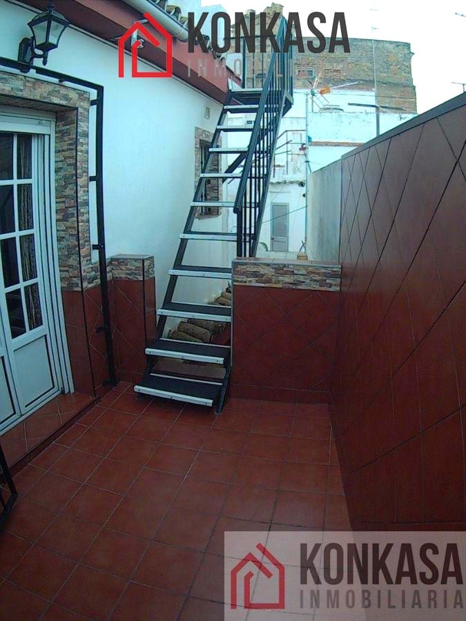 Casa de 3 habitaciones en Arcos de la Frontera en venta - 90.000 € (Ref: 9446820)