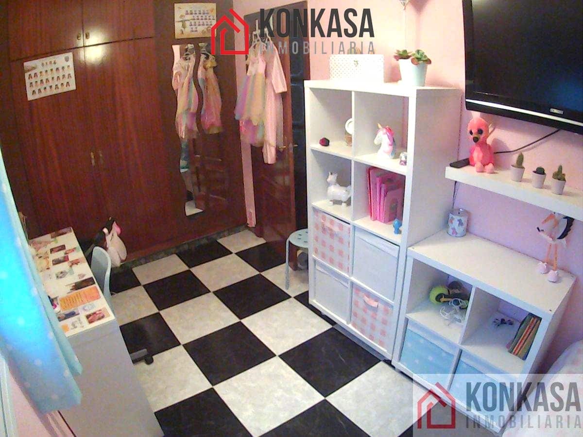 Casa de 3 habitaciones en Arcos de la Frontera en venta - 90.000 € (Ref: 9446820)