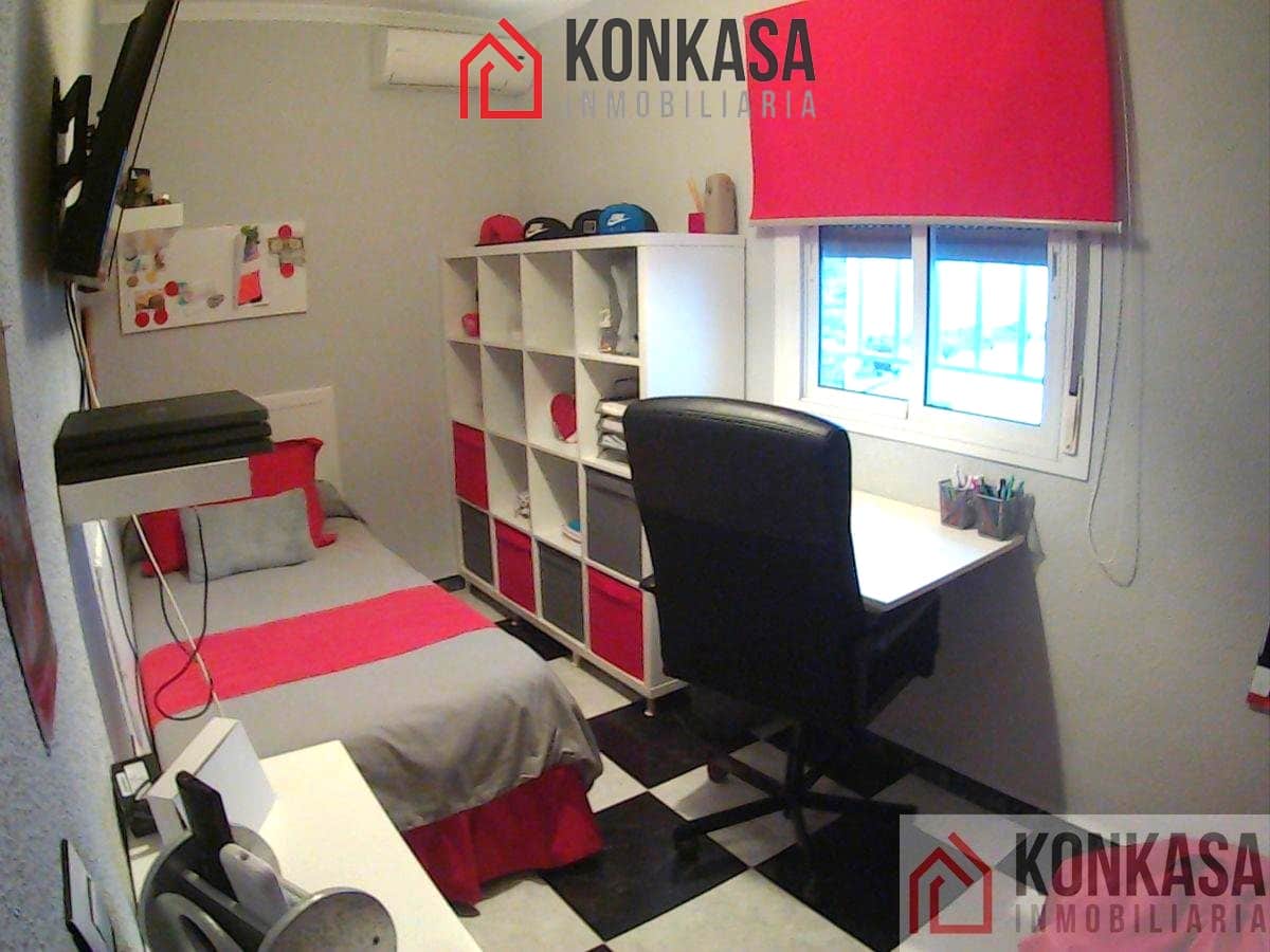 Casa de 3 habitaciones en Arcos de la Frontera en venta - 90.000 € (Ref: 9446820)