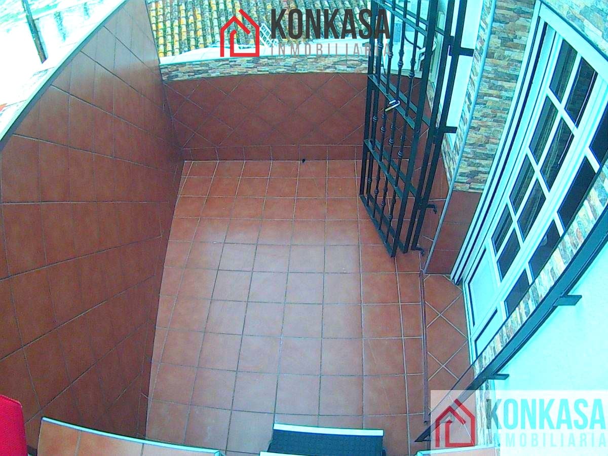 Casa de 3 habitaciones en Arcos de la Frontera en venta - 90.000 € (Ref: 9446820)