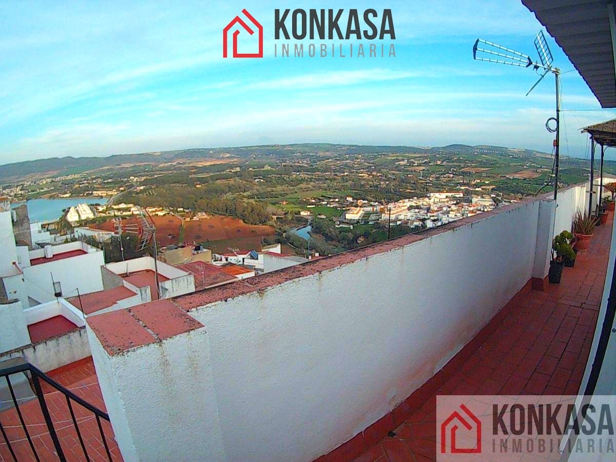 Casa de 3 habitaciones en Arcos de la Frontera en venta - 90.000 € (Ref: 9446820)