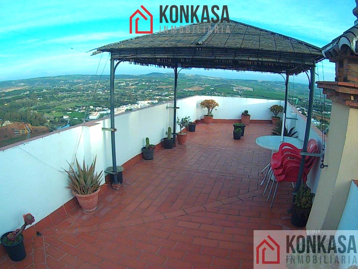 Casa de 3 habitaciones en Arcos de la Frontera en venta - 90.000 € (Ref: 9446820)