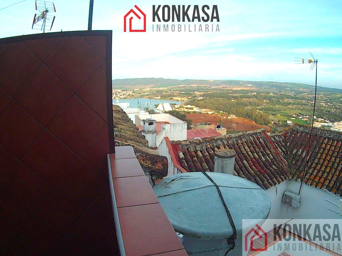 Casa de 3 habitaciones en Arcos de la Frontera en venta - 90.000 € (Ref: 9446820)