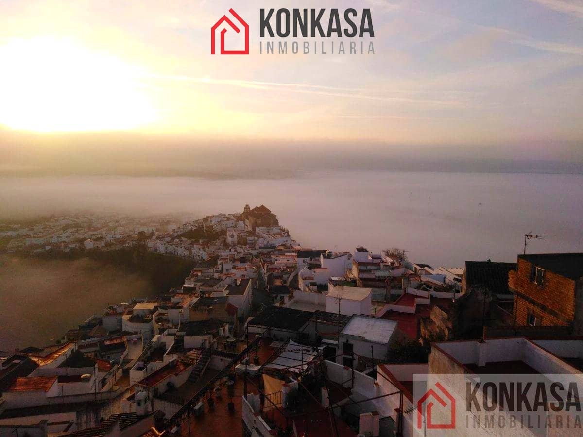 Casa de 3 habitaciones en Arcos de la Frontera en venta - 90.000 € (Ref: 9446820)