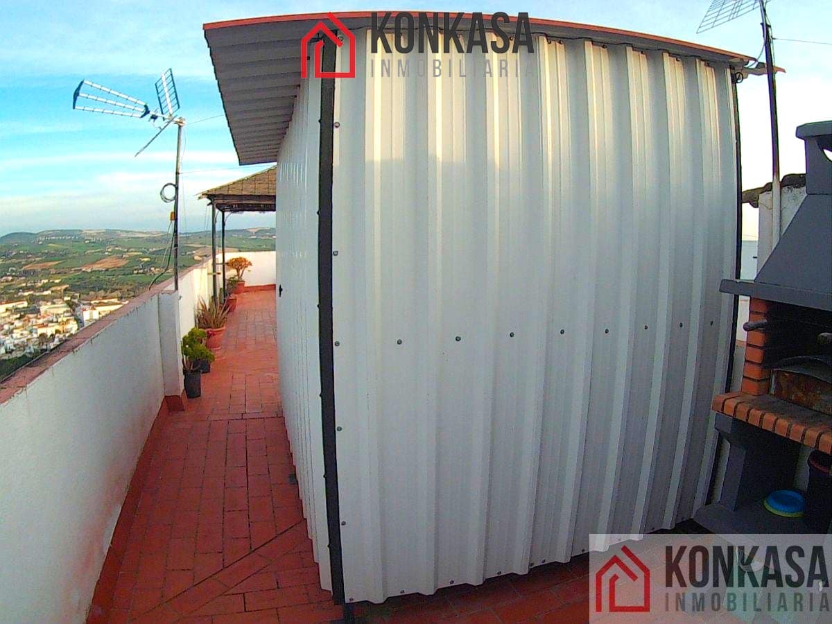 Casa de 3 habitaciones en Arcos de la Frontera en venta - 90.000 € (Ref: 9446820)