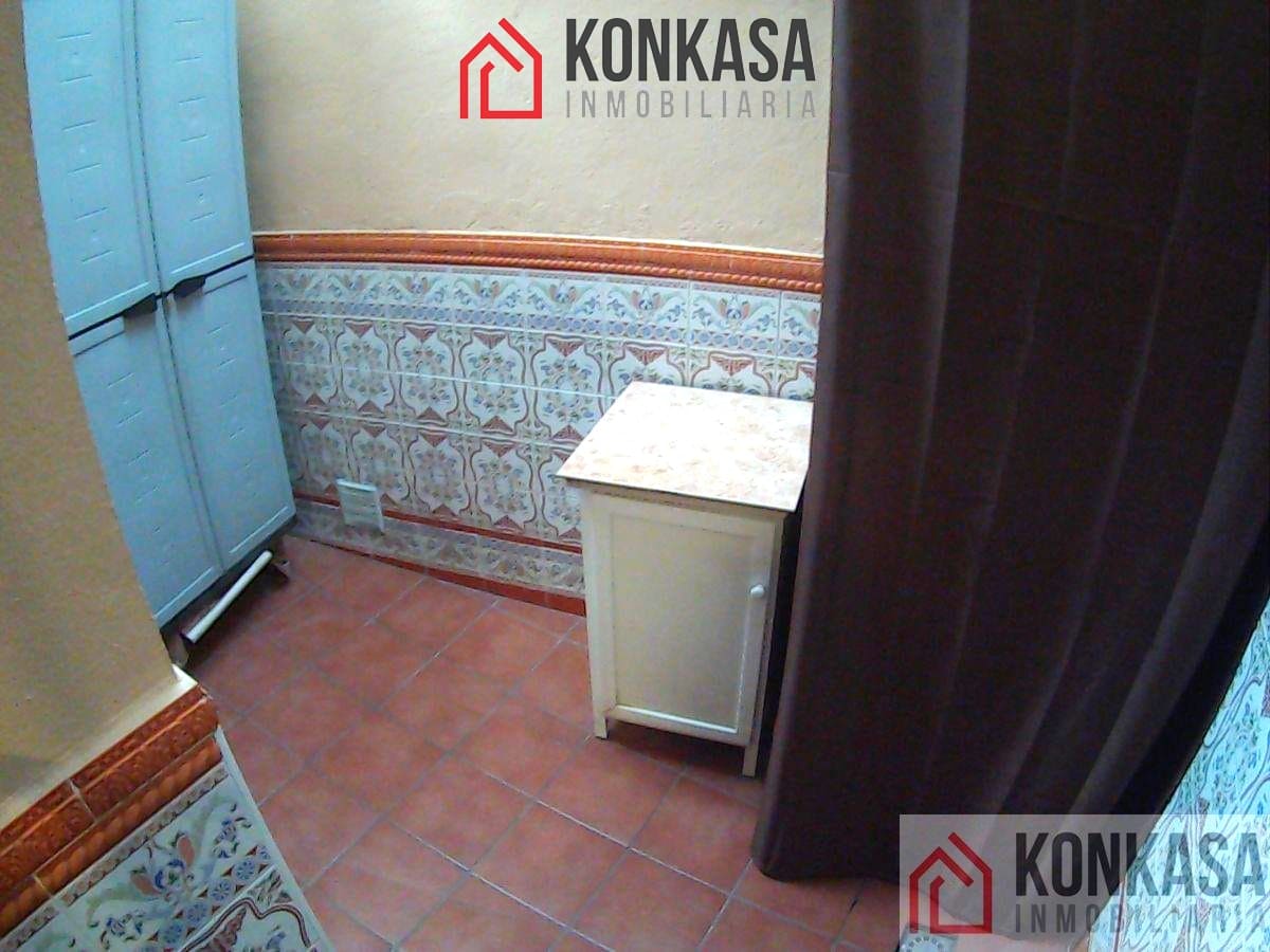 Casa de 3 habitaciones en Arcos de la Frontera en venta - 90.000 € (Ref: 9446820)