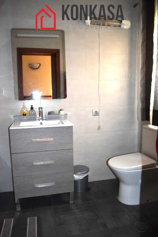 5 bedroom Townhouse for sale in Arcos de la Frontera with garage - € 140,000 (Ref: 9446825)