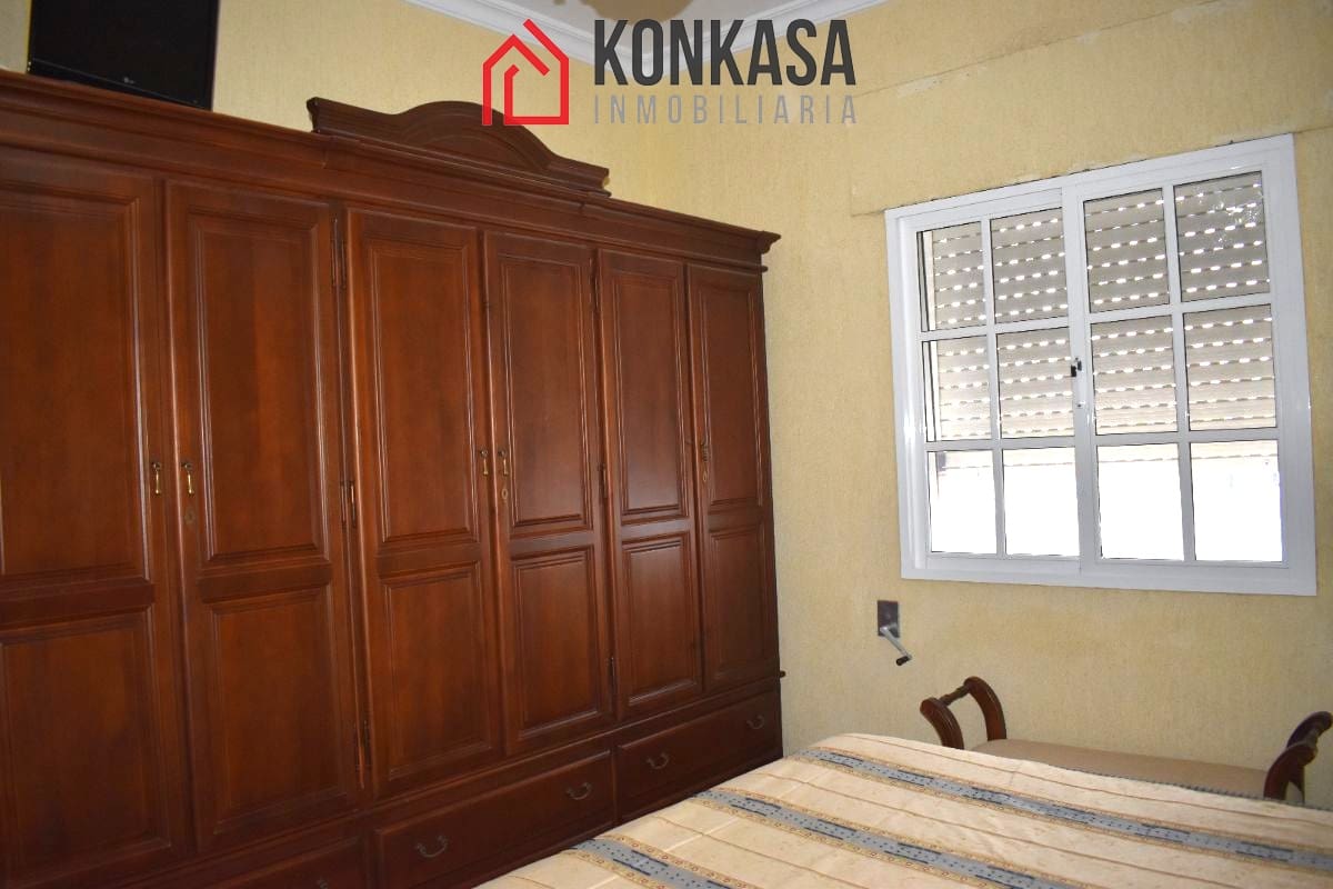 5 bedroom Townhouse for sale in Arcos de la Frontera with garage - € 140,000 (Ref: 9446825)