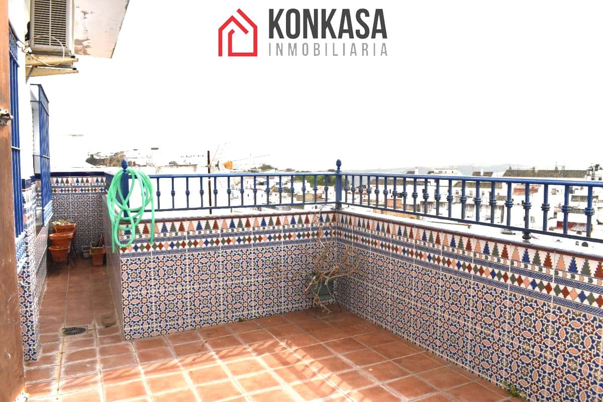 5 bedroom Townhouse for sale in Arcos de la Frontera with garage - € 140,000 (Ref: 9446825)