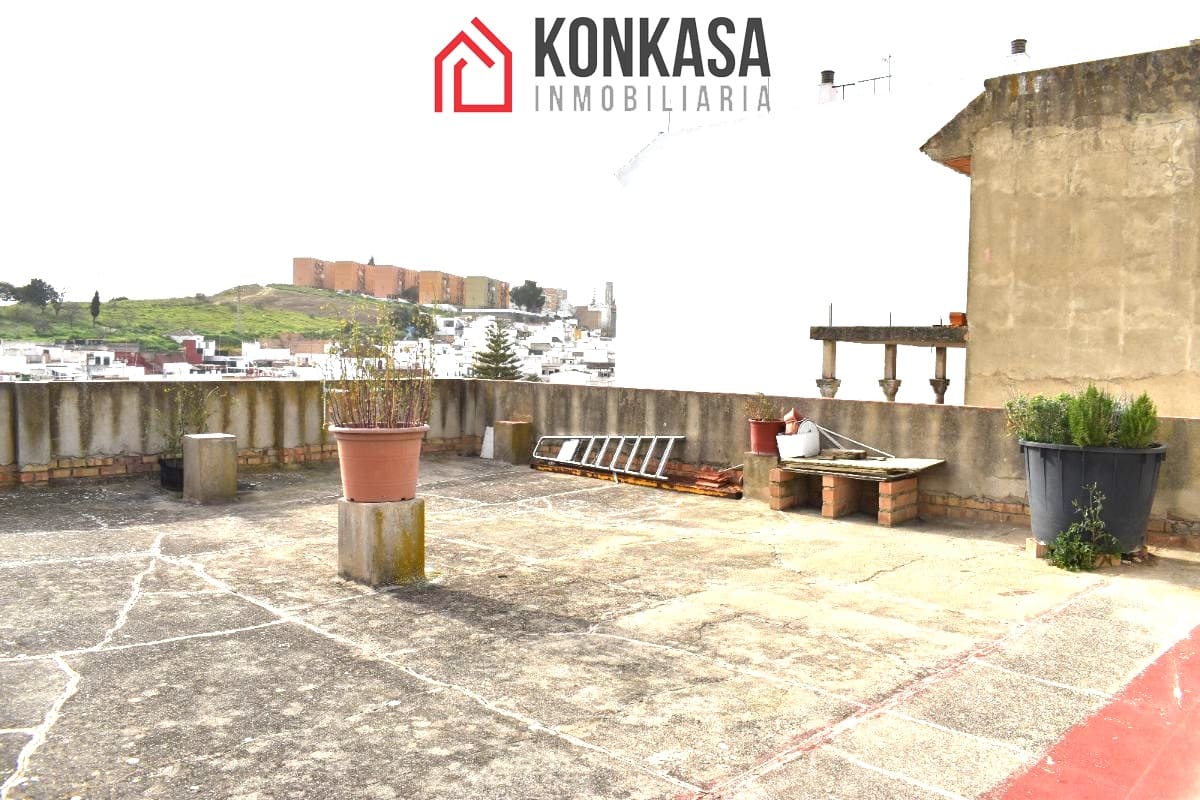 5 bedroom Townhouse for sale in Arcos de la Frontera with garage - € 140,000 (Ref: 9446825)