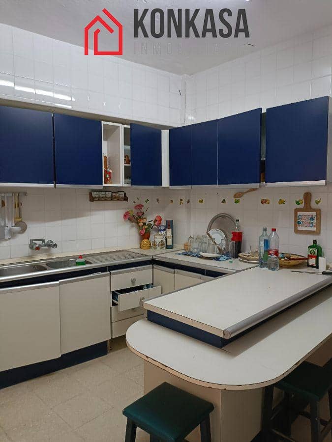 Casa de 7 habitaciones en Arcos de la Frontera en venta - 200.000 € (Ref: 9446826)