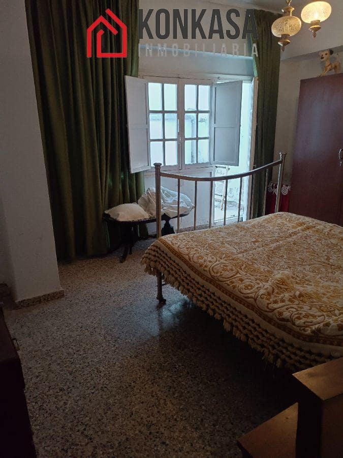 Casa de 7 habitaciones en Arcos de la Frontera en venta - 200.000 € (Ref: 9446826)