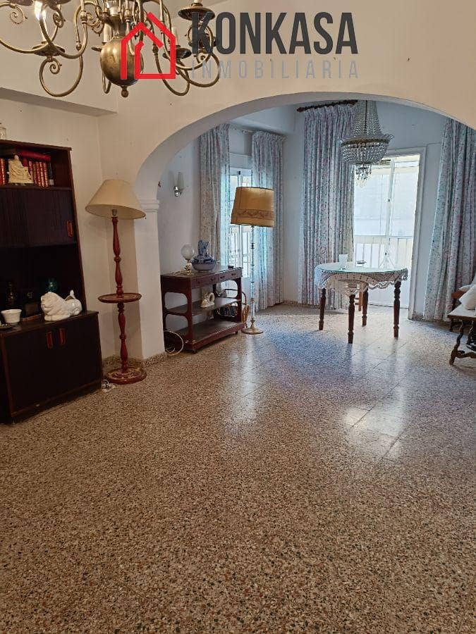 Casa de 7 habitaciones en Arcos de la Frontera en venta - 200.000 € (Ref: 9446826)