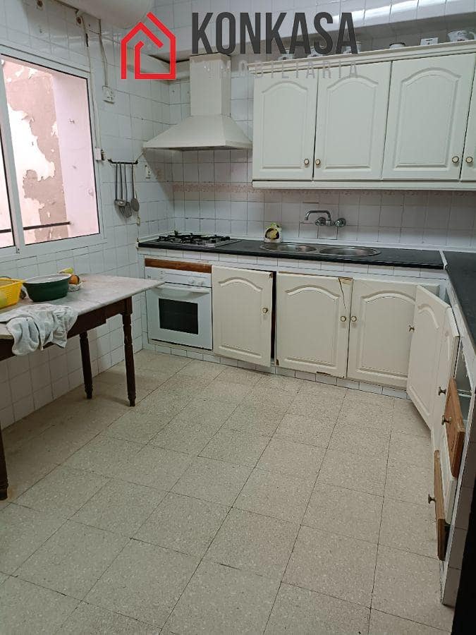 Casa de 7 habitaciones en Arcos de la Frontera en venta - 200.000 € (Ref: 9446826)