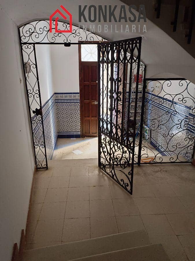 Casa de 7 habitaciones en Arcos de la Frontera en venta - 200.000 € (Ref: 9446826)