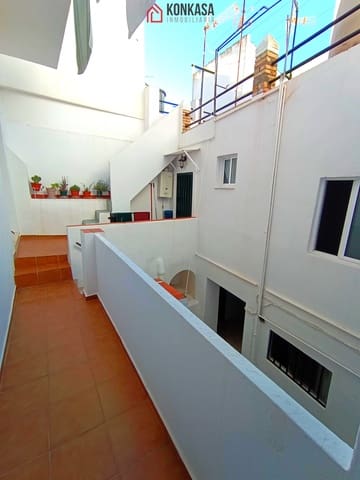 Casa de 12 habitaciones en Arcos de la Frontera en venta con garaje - 165.000 € (Ref: 9446831)