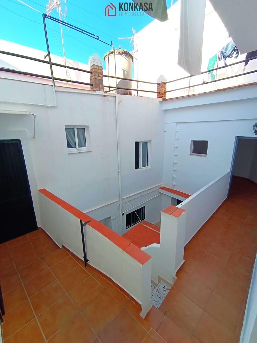 Casa de 12 habitaciones en Arcos de la Frontera en venta con garaje - 165.000 € (Ref: 9446831)