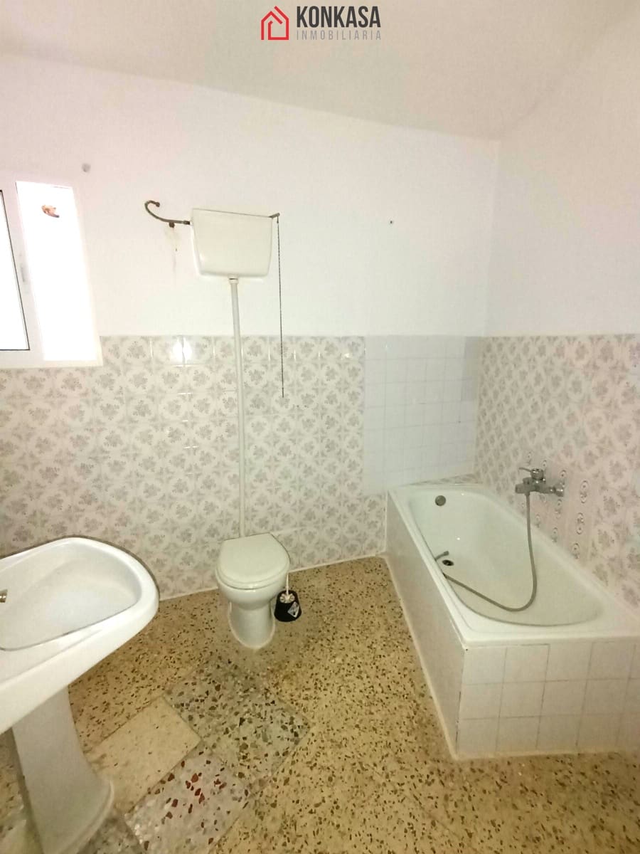 Casa de 12 habitaciones en Arcos de la Frontera en venta con garaje - 165.000 € (Ref: 9446831)