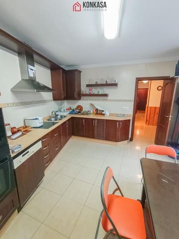 Casa de 4 habitaciones en Arcos de la Frontera en venta con garaje - 190.000 € (Ref: 9446840)