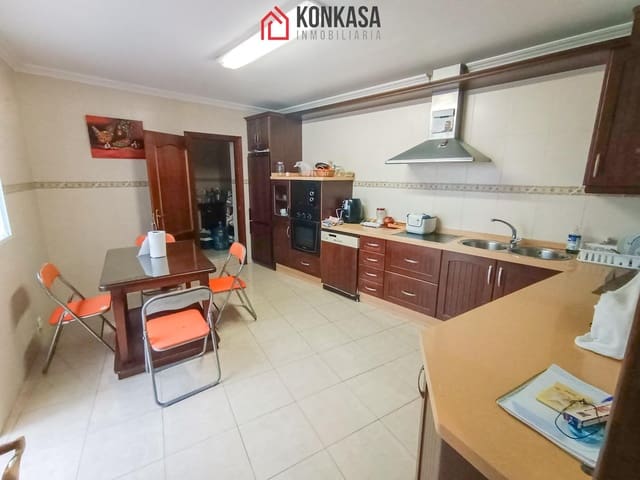 Casa de 4 habitaciones en Arcos de la Frontera en venta con garaje - 190.000 € (Ref: 9446840)