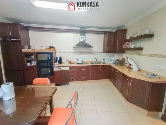 Casa de 4 habitaciones en Arcos de la Frontera en venta con garaje - 190.000 € (Ref: 9446840)