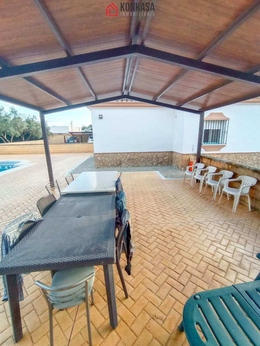 2 bedroom Finca/Country House for sale in Arcos de la Frontera with pool garage - € 225,000 (Ref: 9446845)
