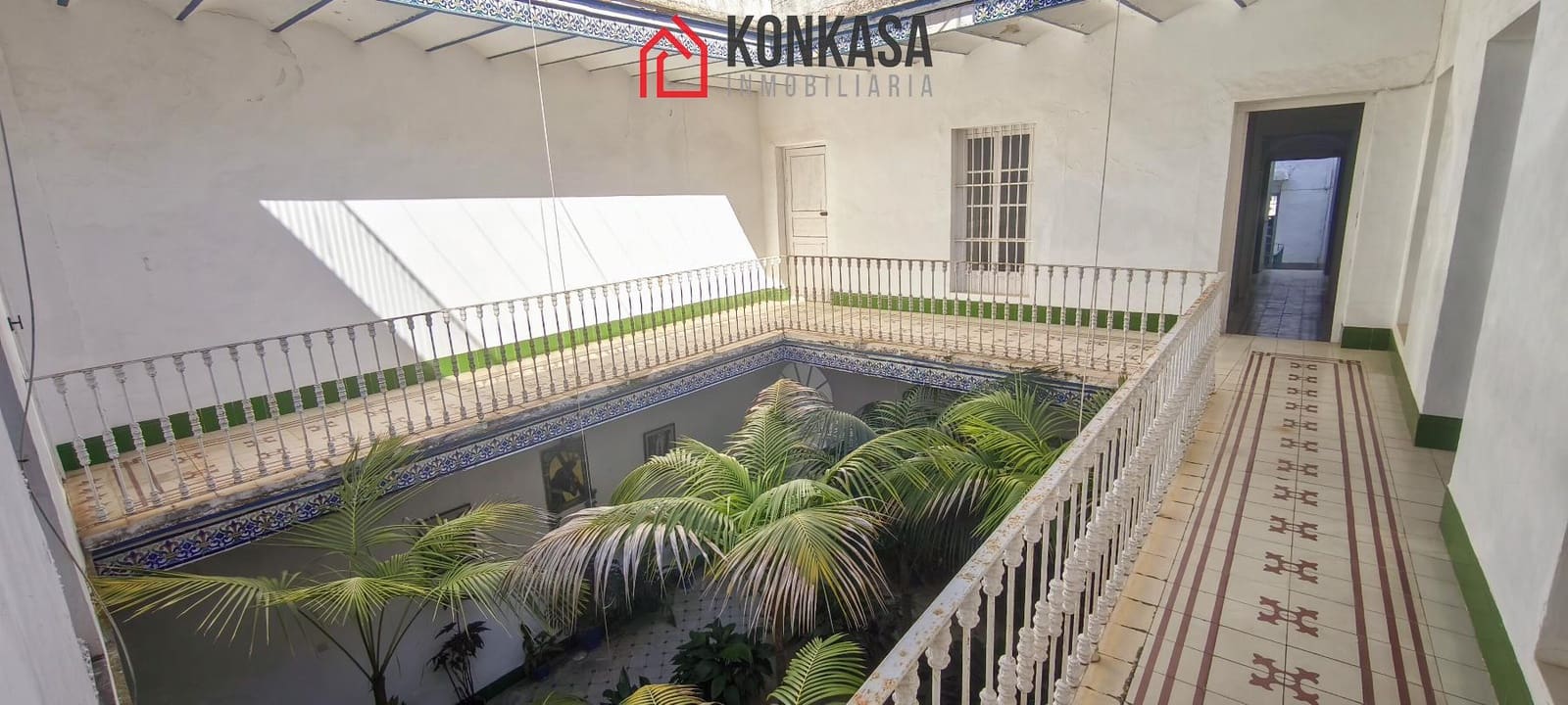 Casa de 19 habitaciones en Arcos de la Frontera en venta con garaje - 370.000 € (Ref: 9446846)