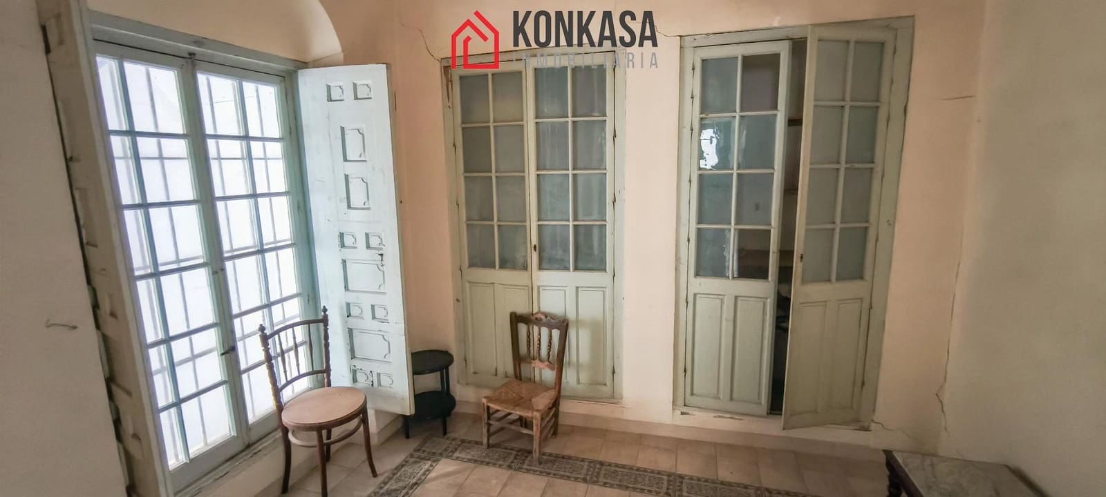 Casa de 19 habitaciones en Arcos de la Frontera en venta con garaje - 370.000 € (Ref: 9446846)