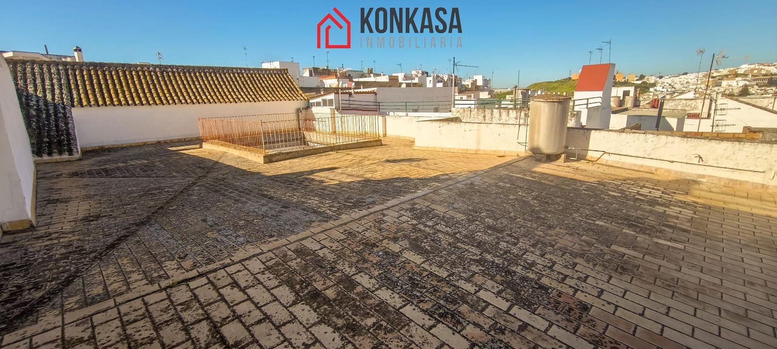 Casa de 19 habitaciones en Arcos de la Frontera en venta con garaje - 370.000 € (Ref: 9446846)