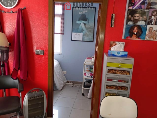 6 bedroom Commercial for sale in Arcos de la Frontera - € 130,000 (Ref: 9446848)