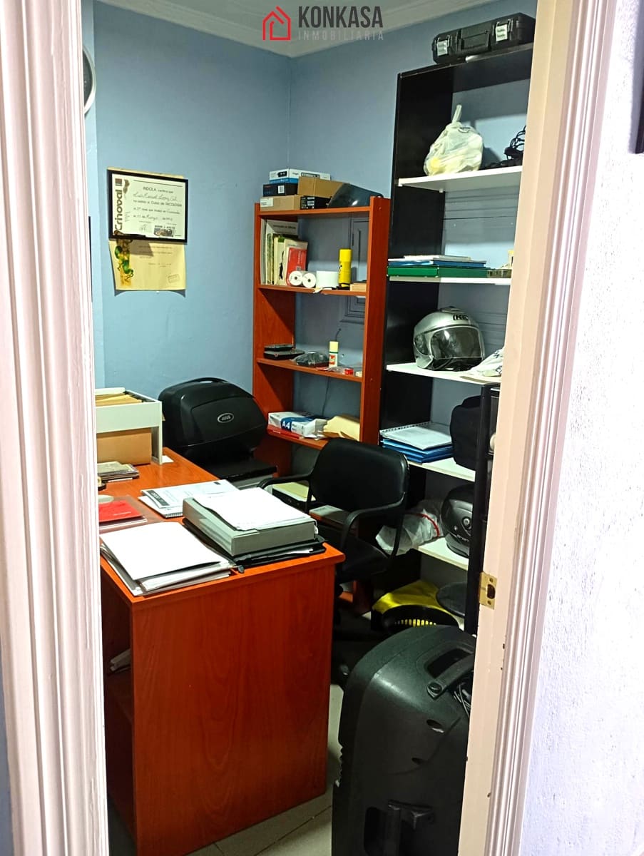 6 bedroom Commercial for sale in Arcos de la Frontera - € 130,000 (Ref: 9446848)