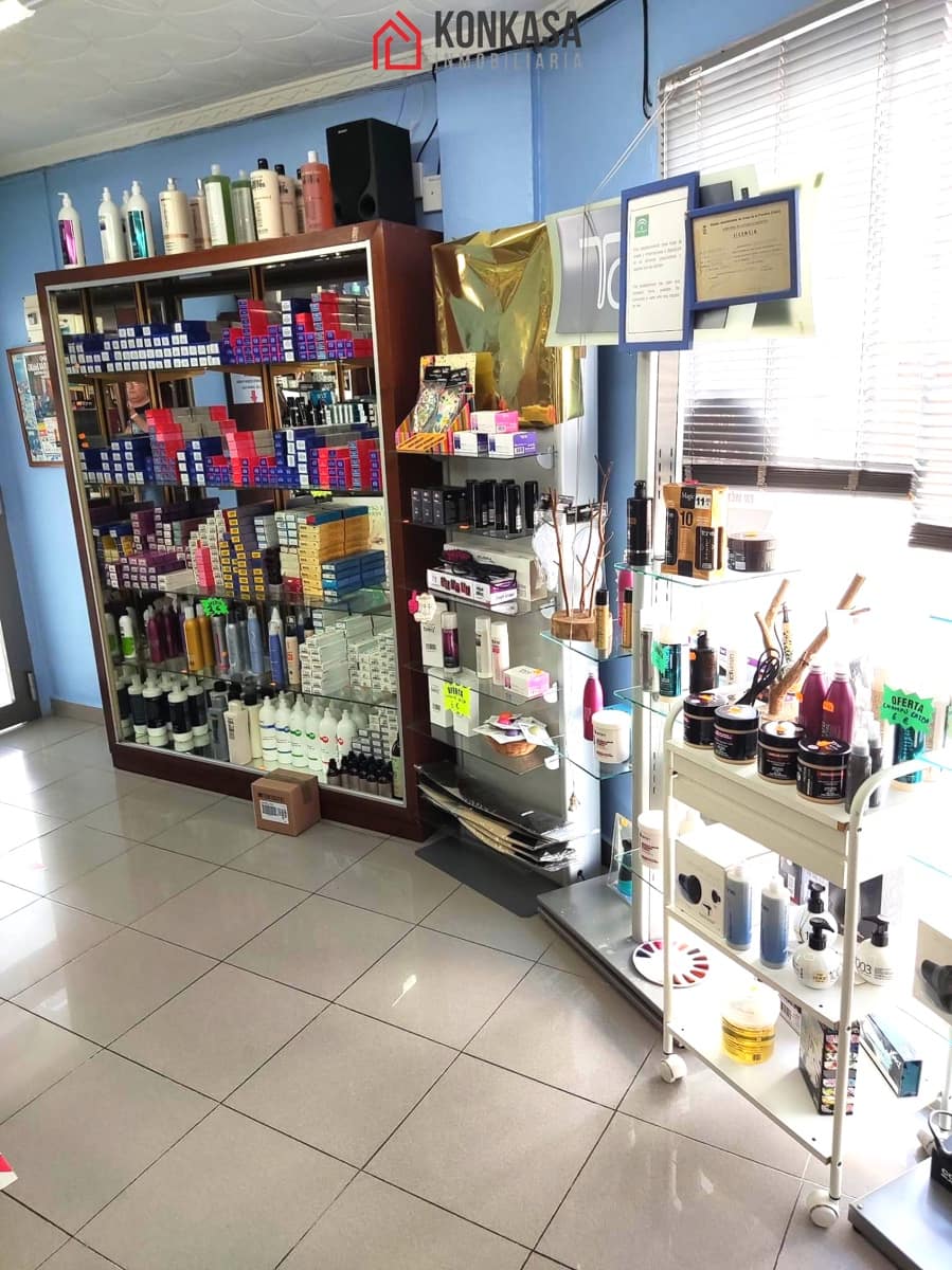 6 bedroom Commercial for sale in Arcos de la Frontera - € 130,000 (Ref: 9446848)