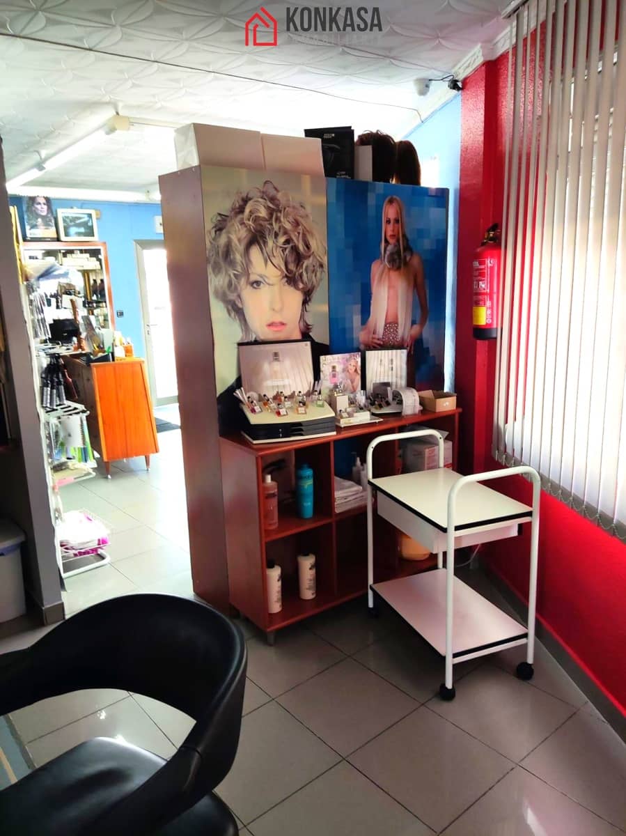 6 bedroom Commercial for sale in Arcos de la Frontera - € 130,000 (Ref: 9446848)