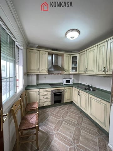 Casa de 4 habitaciones en Arcos de la Frontera en venta - 170.000 € (Ref: 9446851)